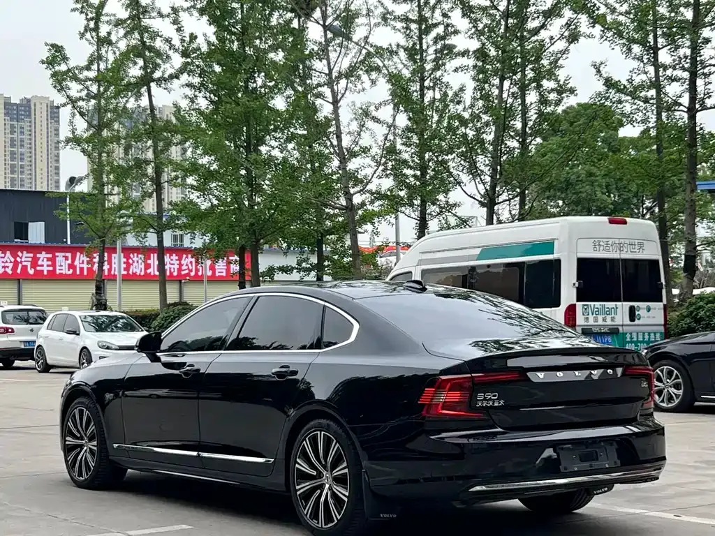Volvo S90 — фото 9
