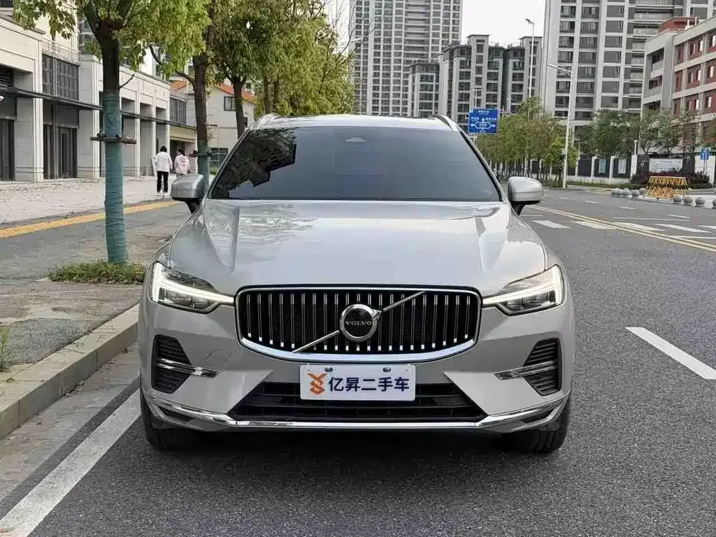 Volvo XC60 — фото 8