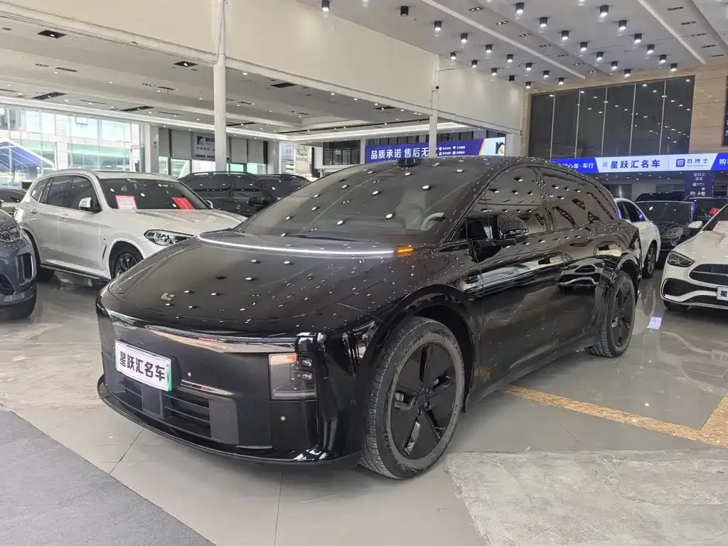 Li Auto i6 — фото 1