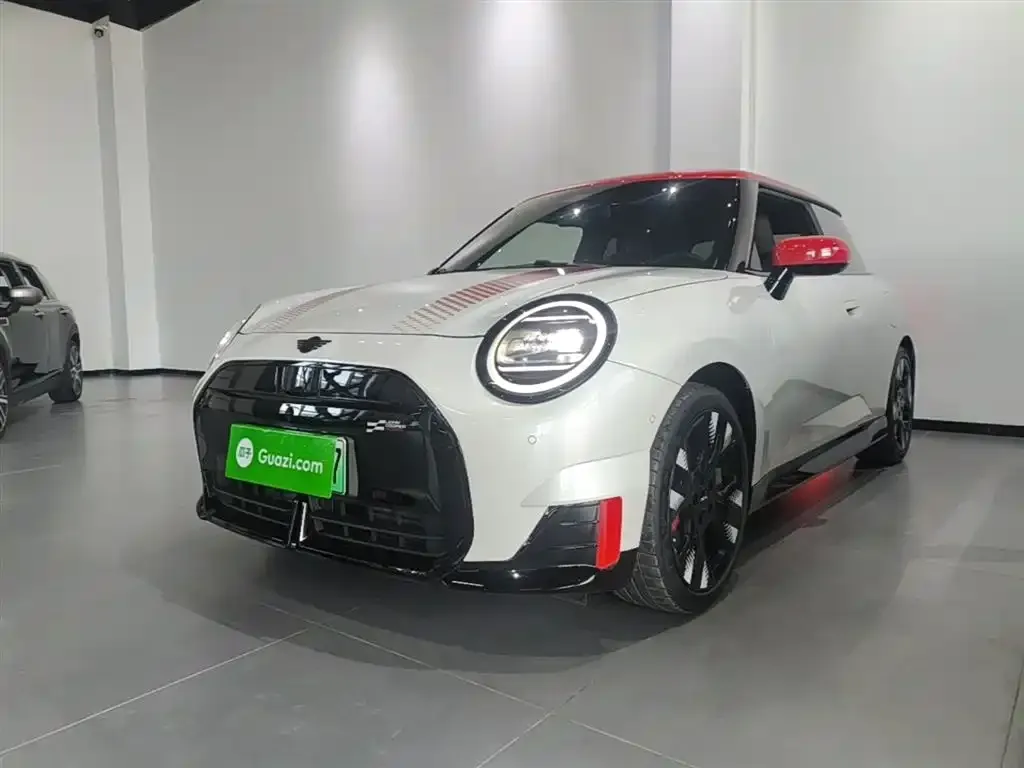 MINI JCW Electric — фото 1