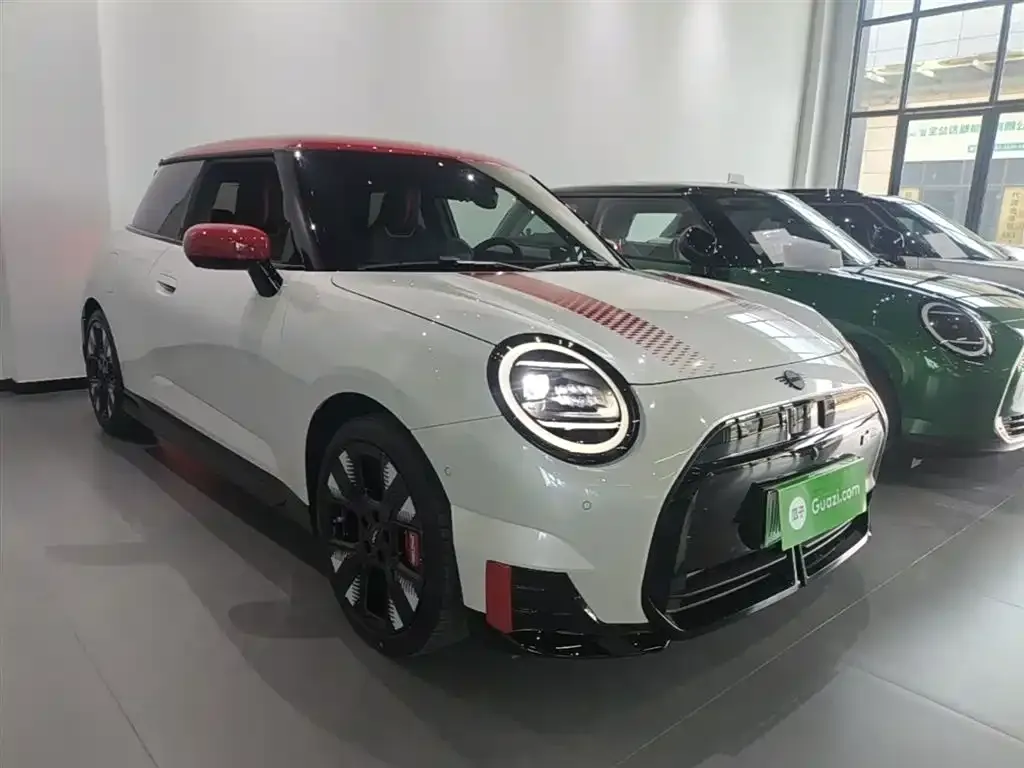 MINI JCW Electric — фото 4