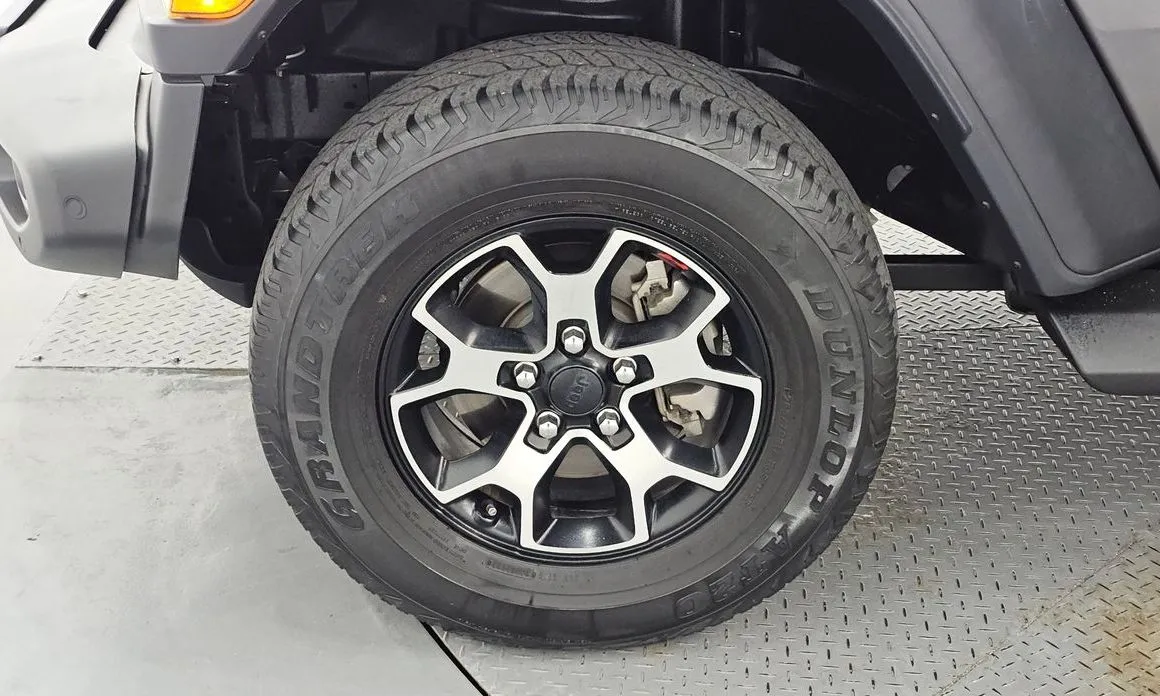 Jeep Wrangler — фото 10