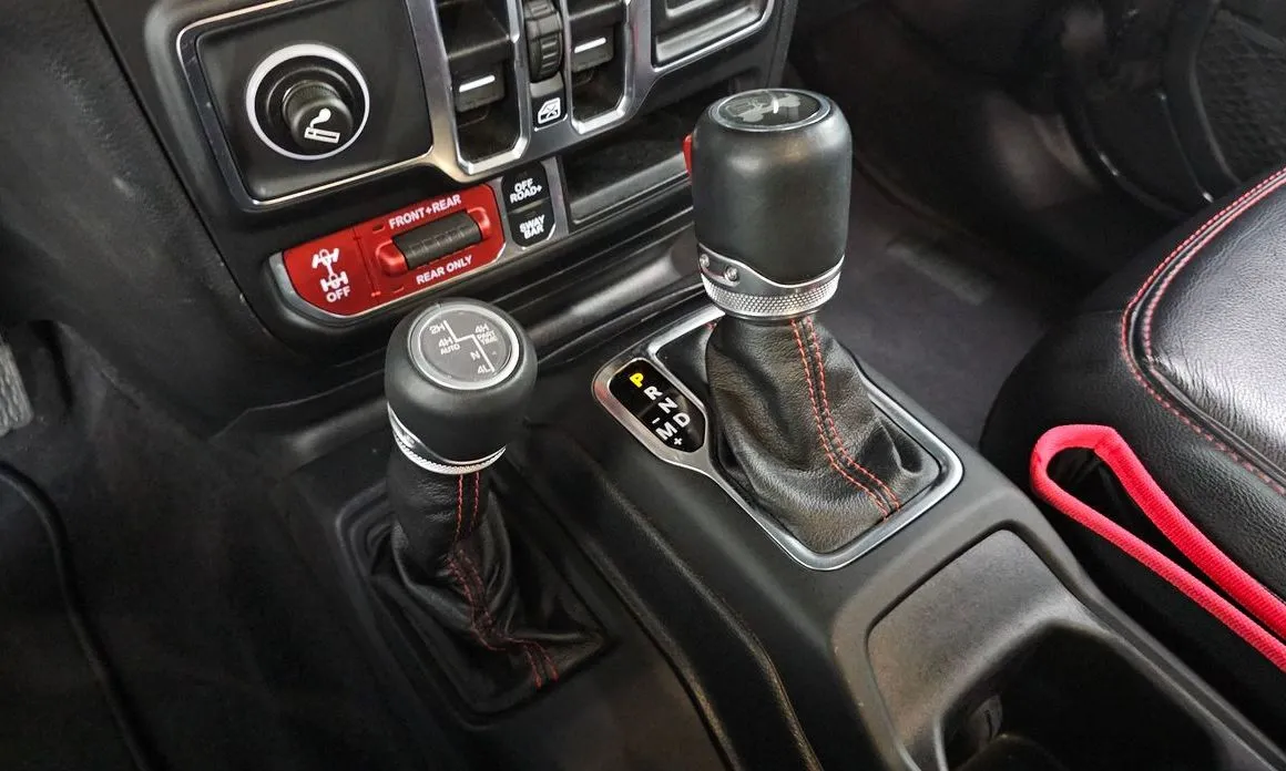 Jeep Wrangler — фото 9