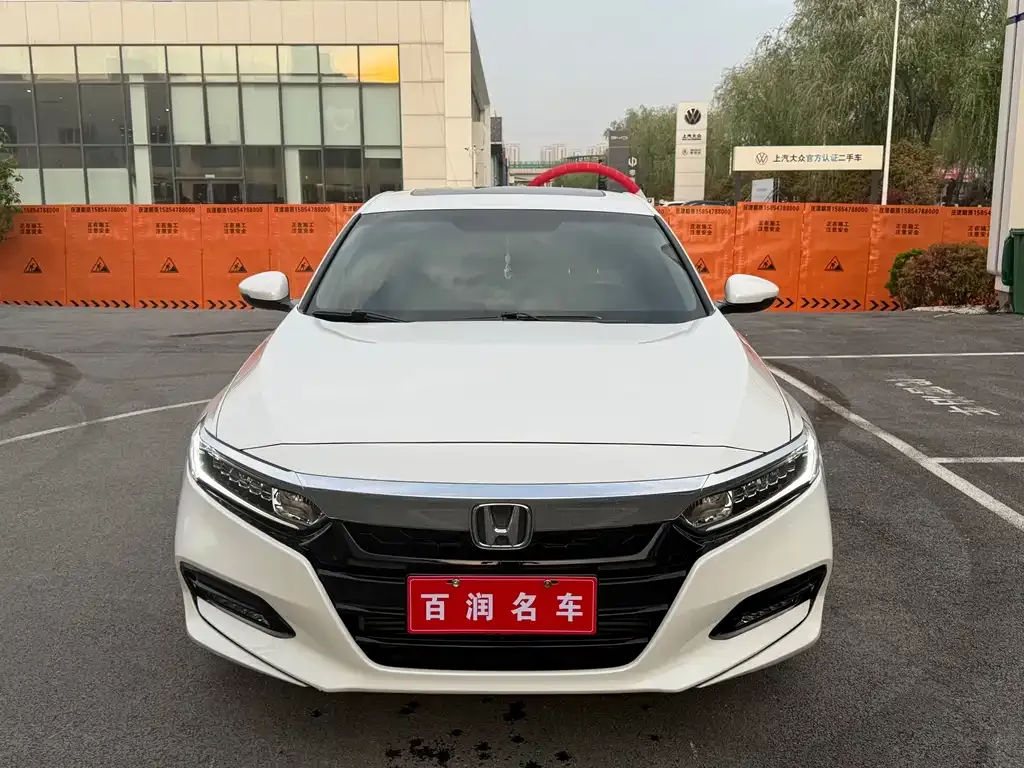 Honda Accord — фото 1