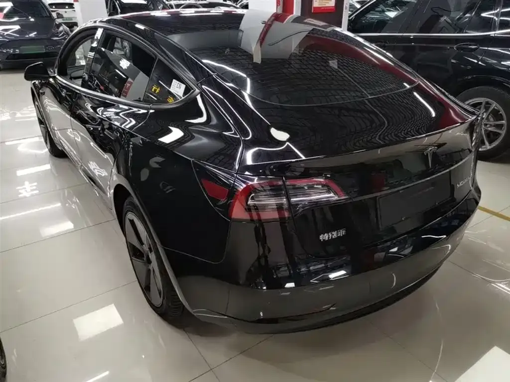 Tesla Model 3 — фото 3