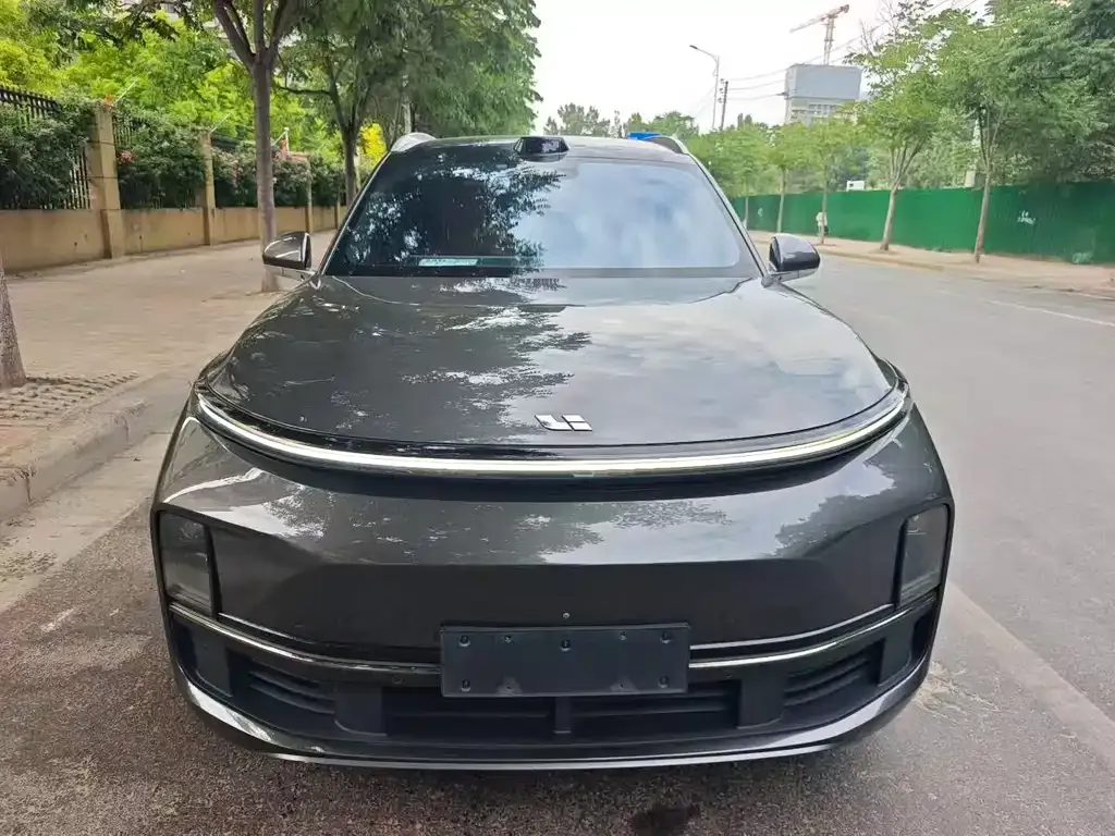 Li Auto L9 — фото 5