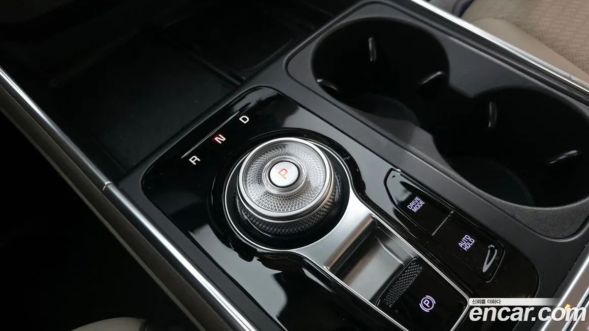 Kia Carnival — фото 10