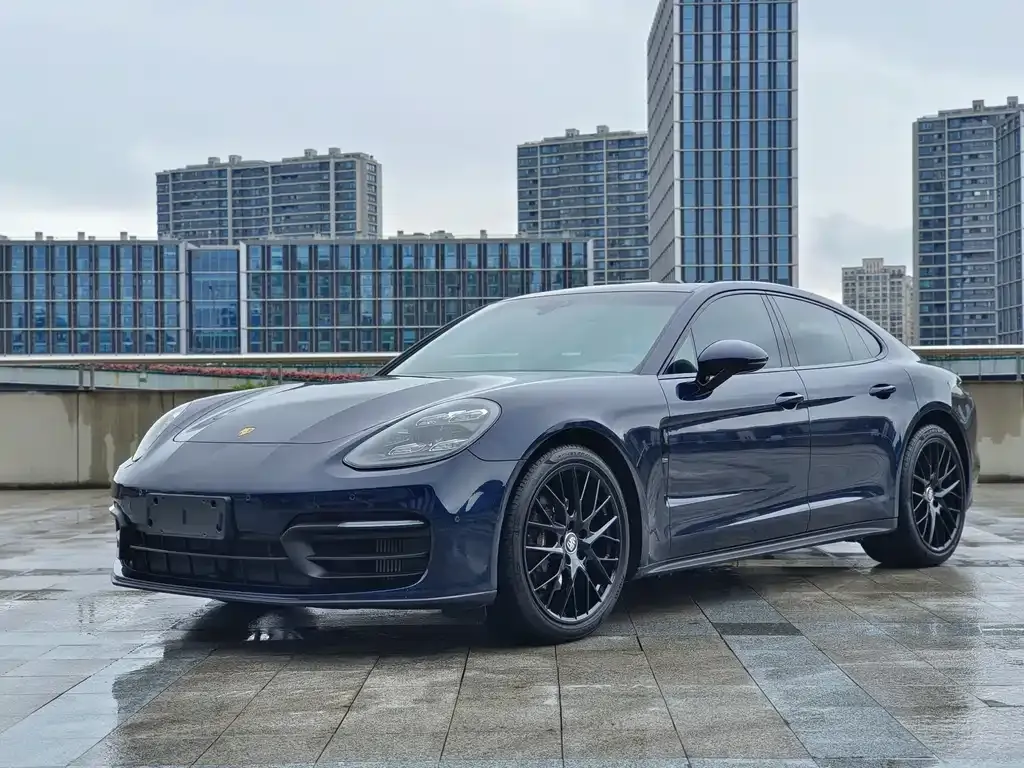 Porsche Panamera — фото 1