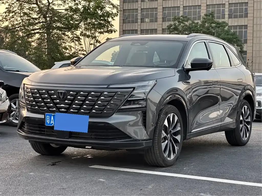 Changan CS75 PLUS — фото 1