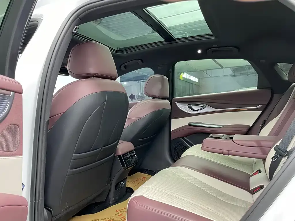 BYD Seal — фото 7