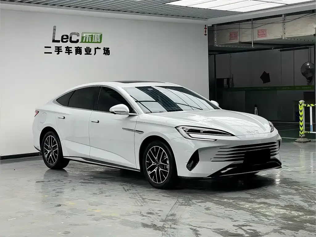 BYD Seal — фото 3
