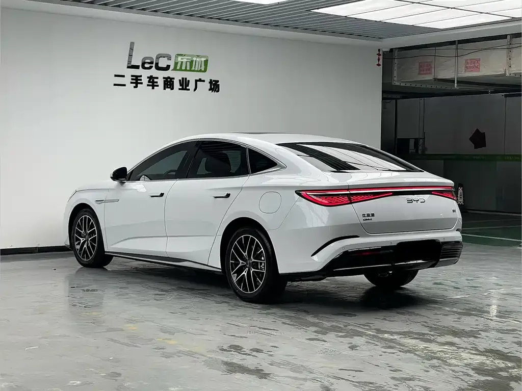 BYD Seal — фото 9