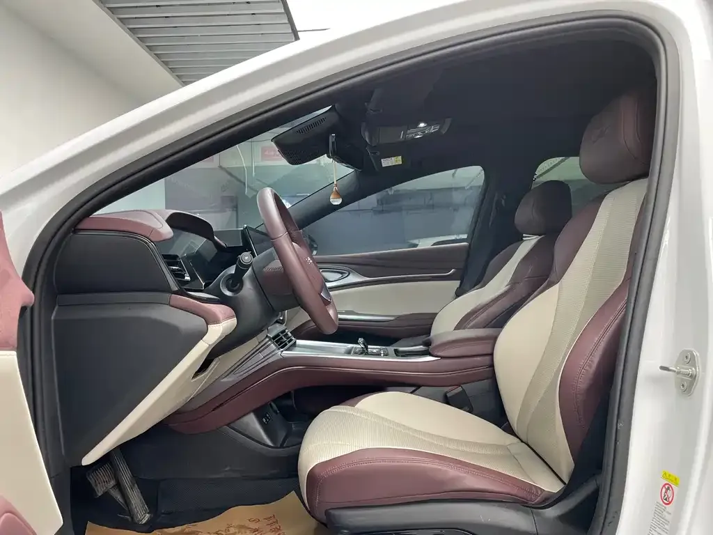 BYD Seal — фото 2