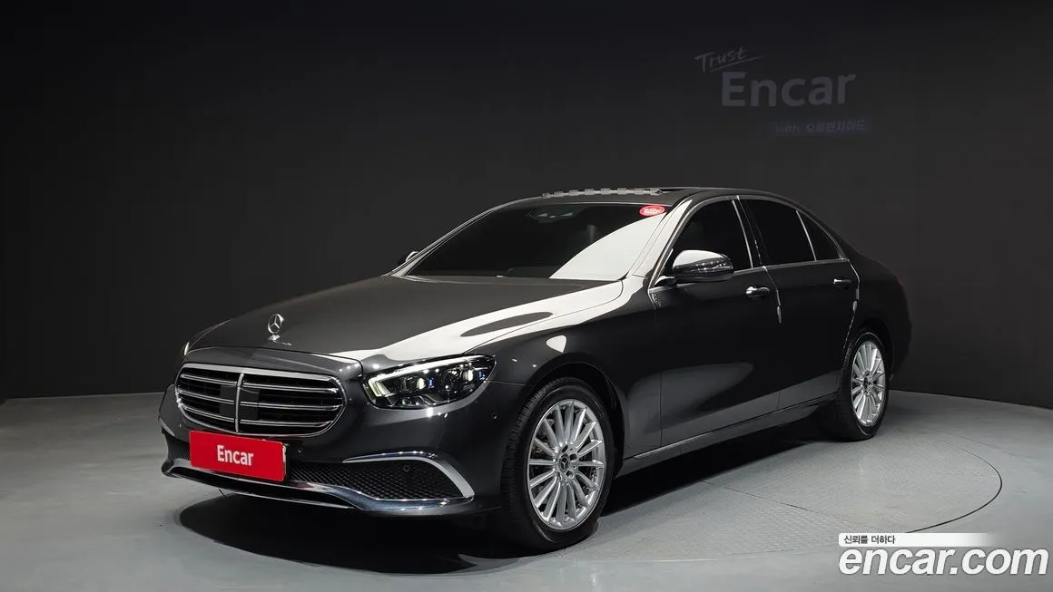 Mercedes-Benz E-Class — фото 1