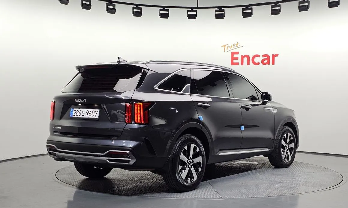 Kia Sorento — фото 4