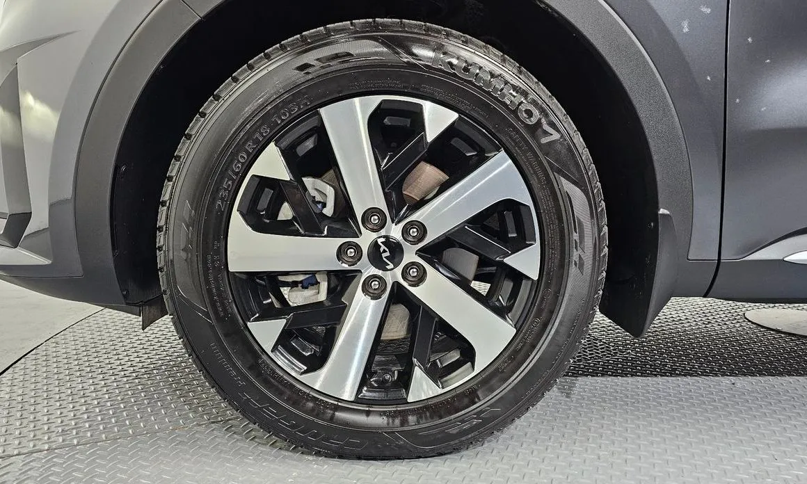 Kia Sorento — фото 9