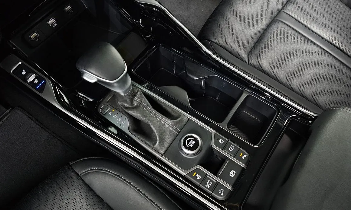 Kia Sorento — фото 8