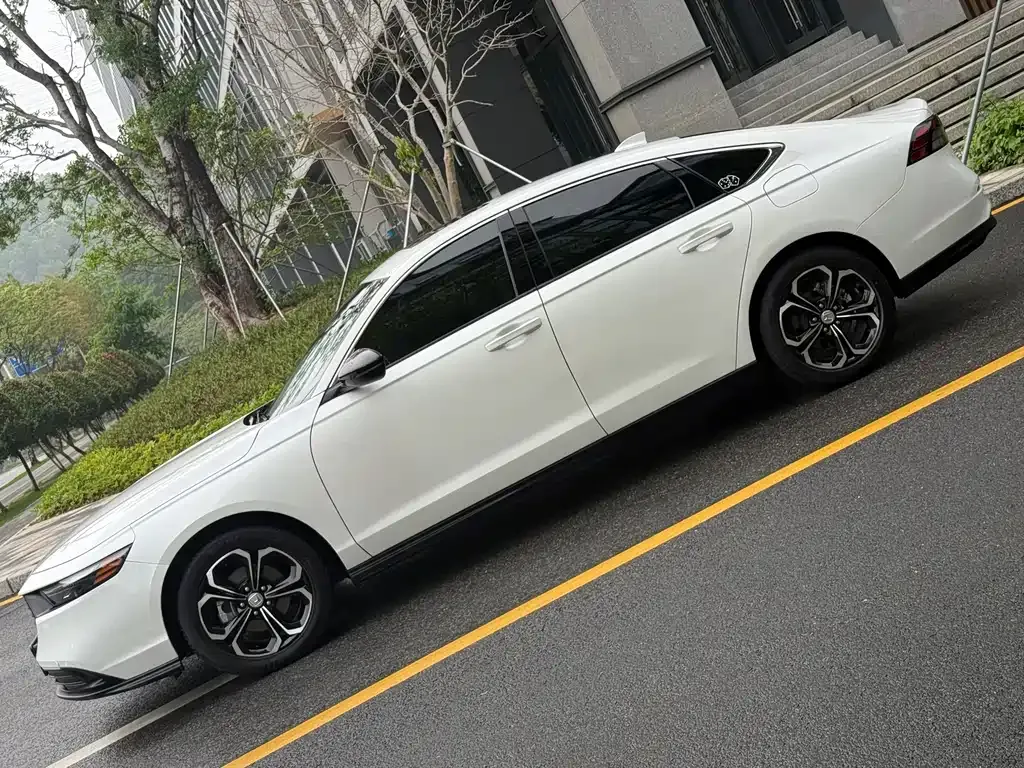 Honda Accord — фото 3