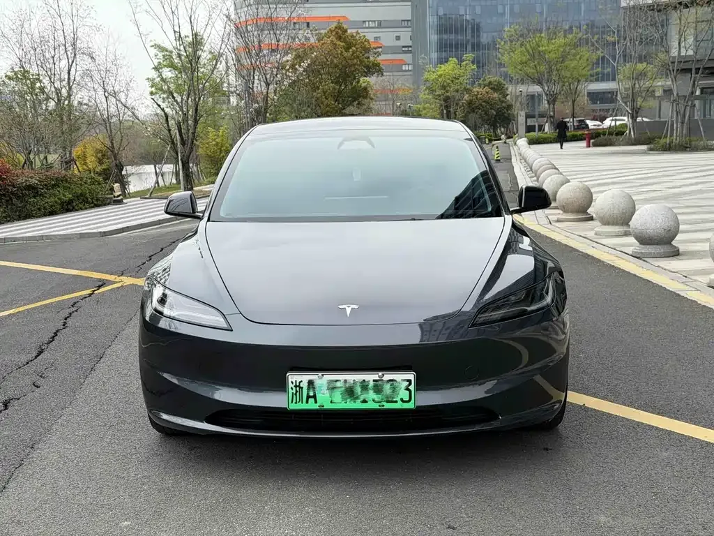 Tesla Model 3 — фото 7
