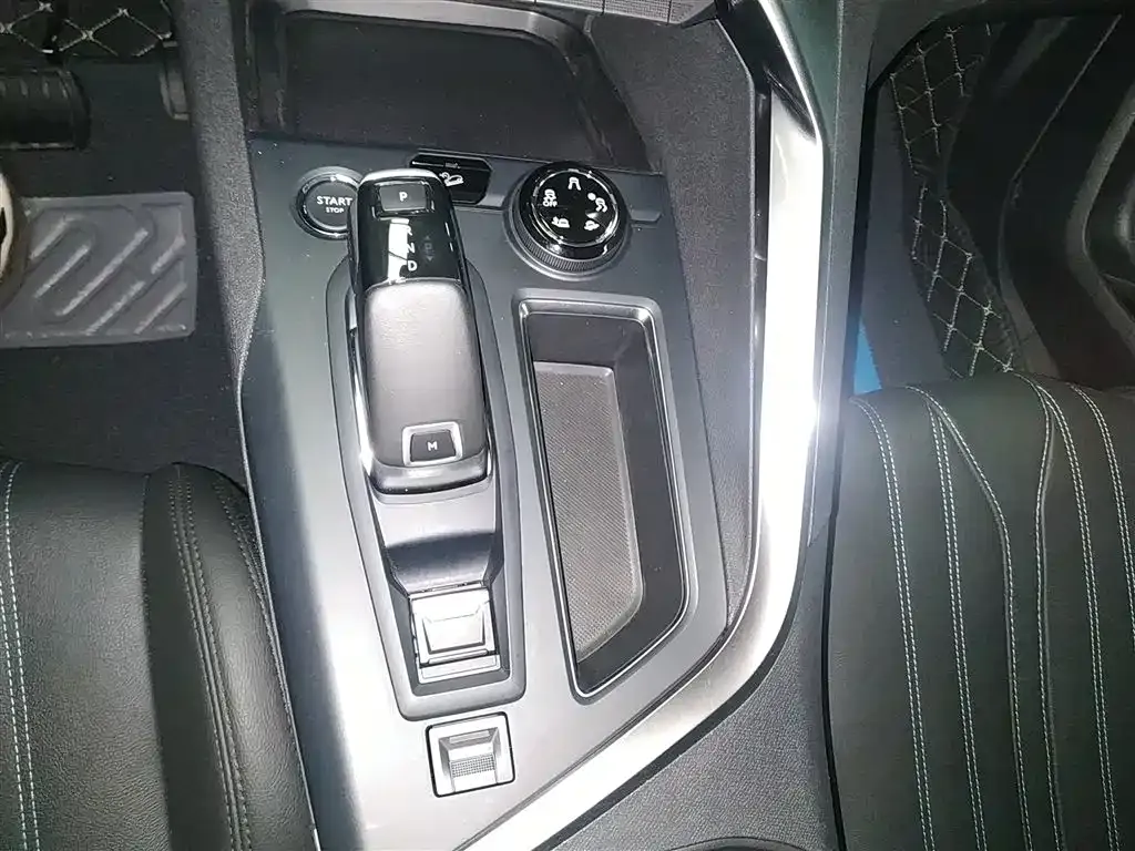 Peugeot 4008 — фото 10