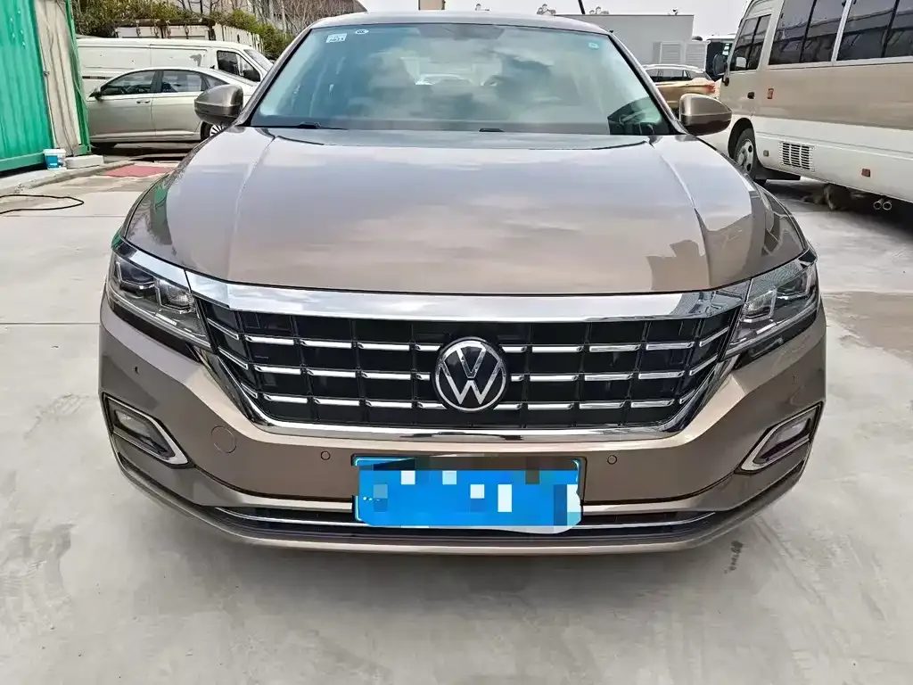 Volkswagen Passat — фото 5