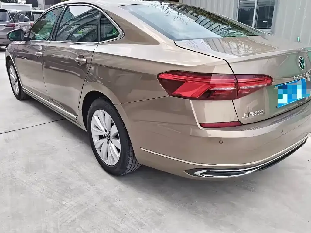 Volkswagen Passat — фото 2
