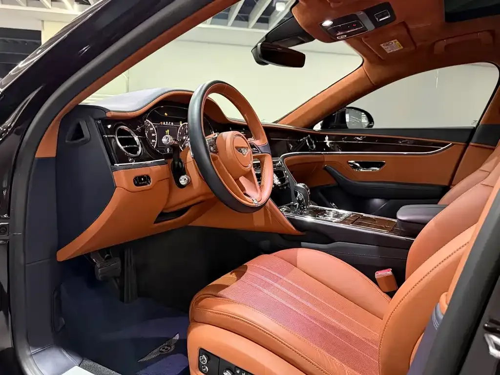 Bentley Flying Spur — фото 2