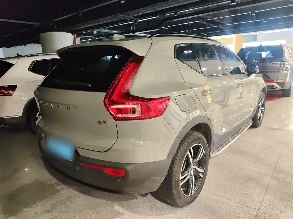 Volvo XC40 — фото 4