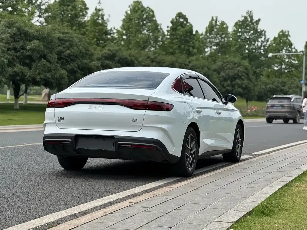 BYD Qin L — фото 6