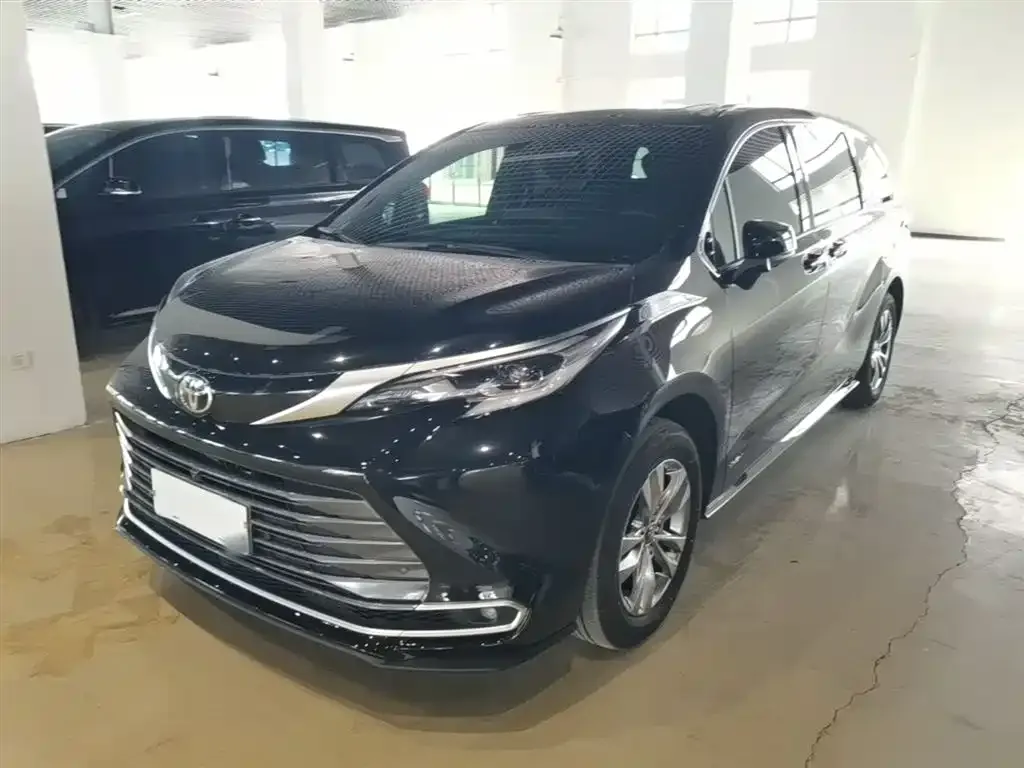 Toyota Sienna — фото 7