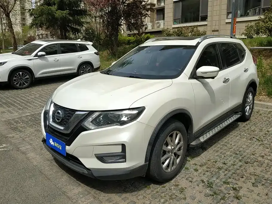 Nissan X-Trail — фото 1