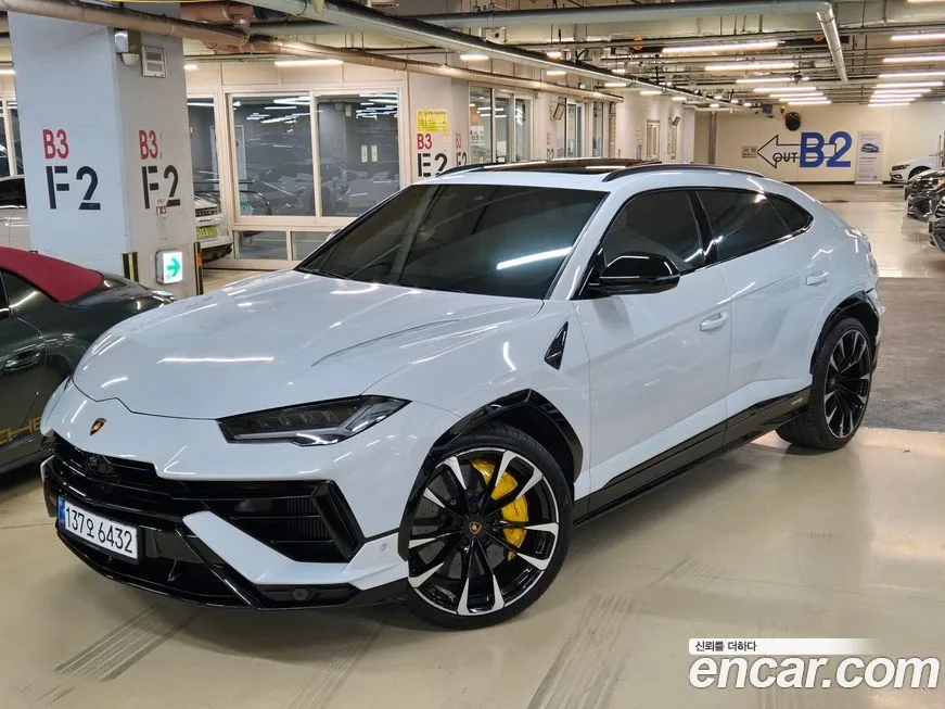 Lamborghini Urus — фото 1