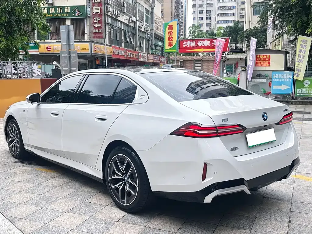 BMW i5 — фото 9