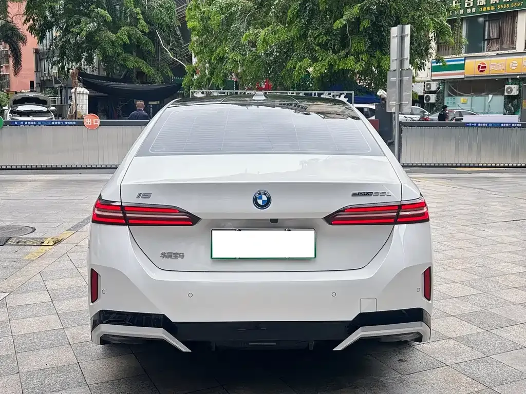 BMW i5 — фото 8
