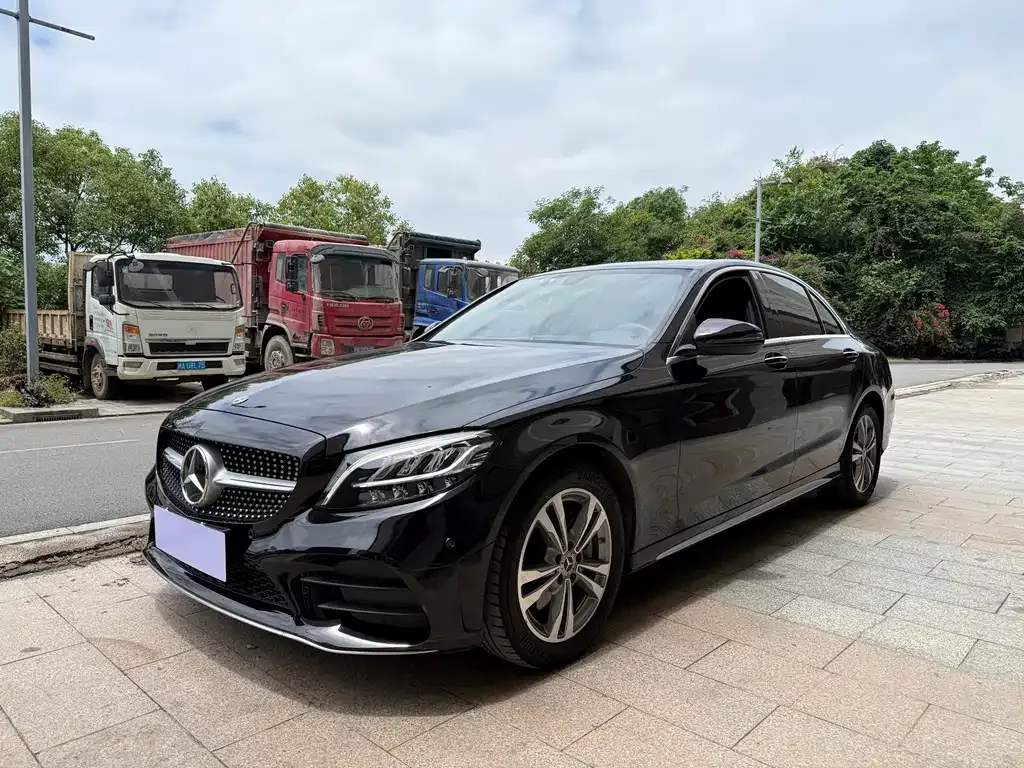 Mercedes-Benz C-Class — фото 1