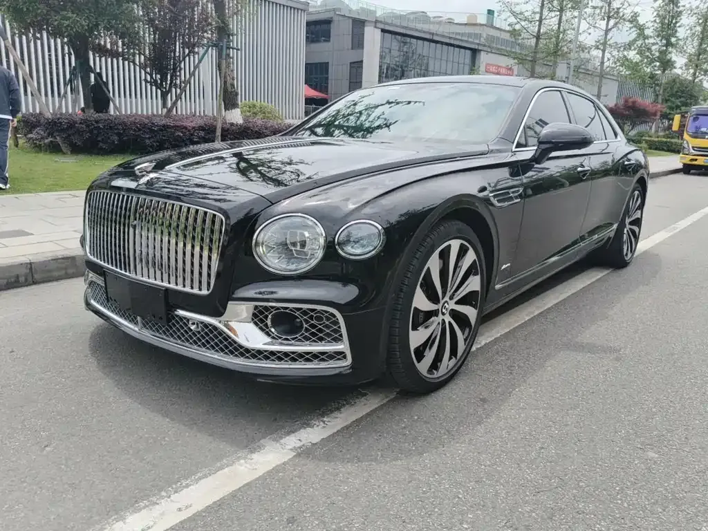 Bentley Flying Spur — фото 1