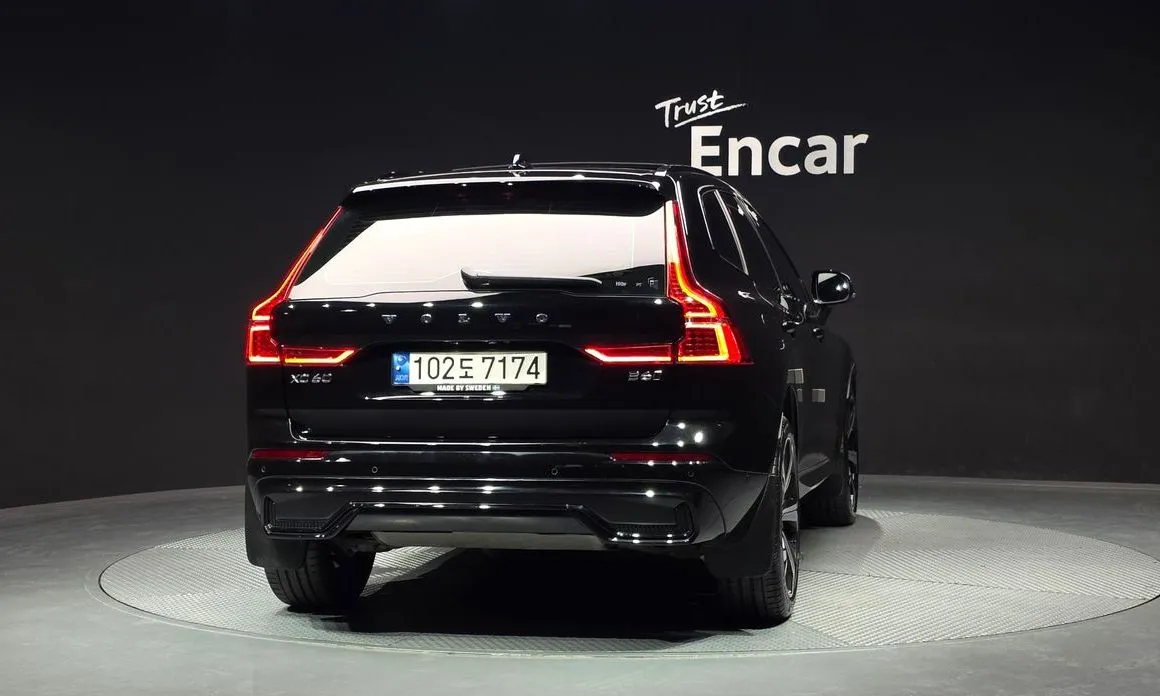 Volvo XC60 — фото 9