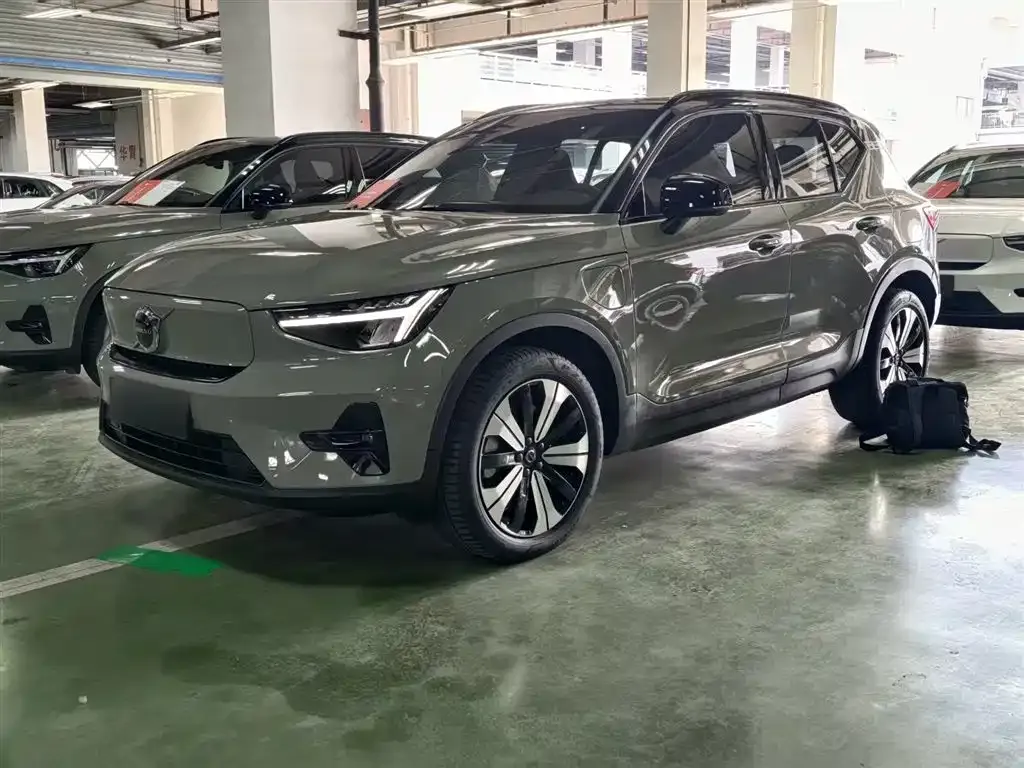 Volvo XC40 NEV — фото 1
