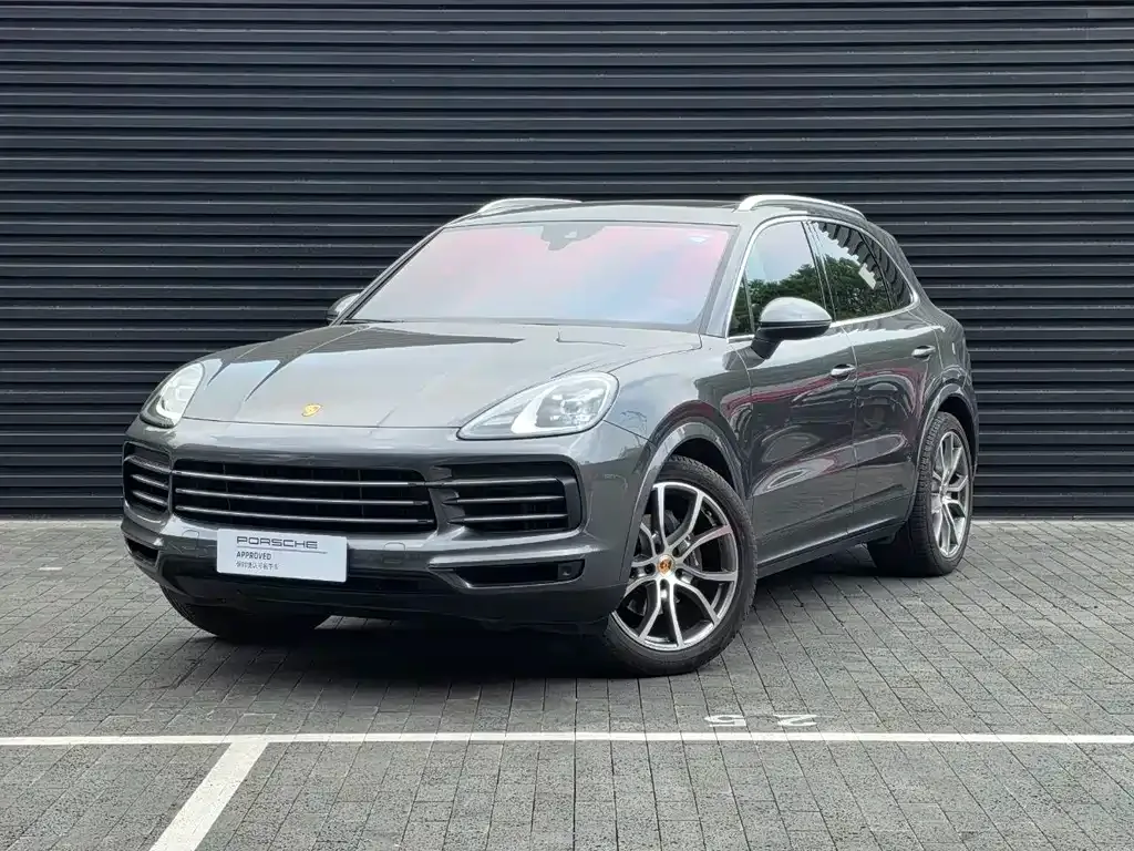 Porsche Cayenne — фото 1