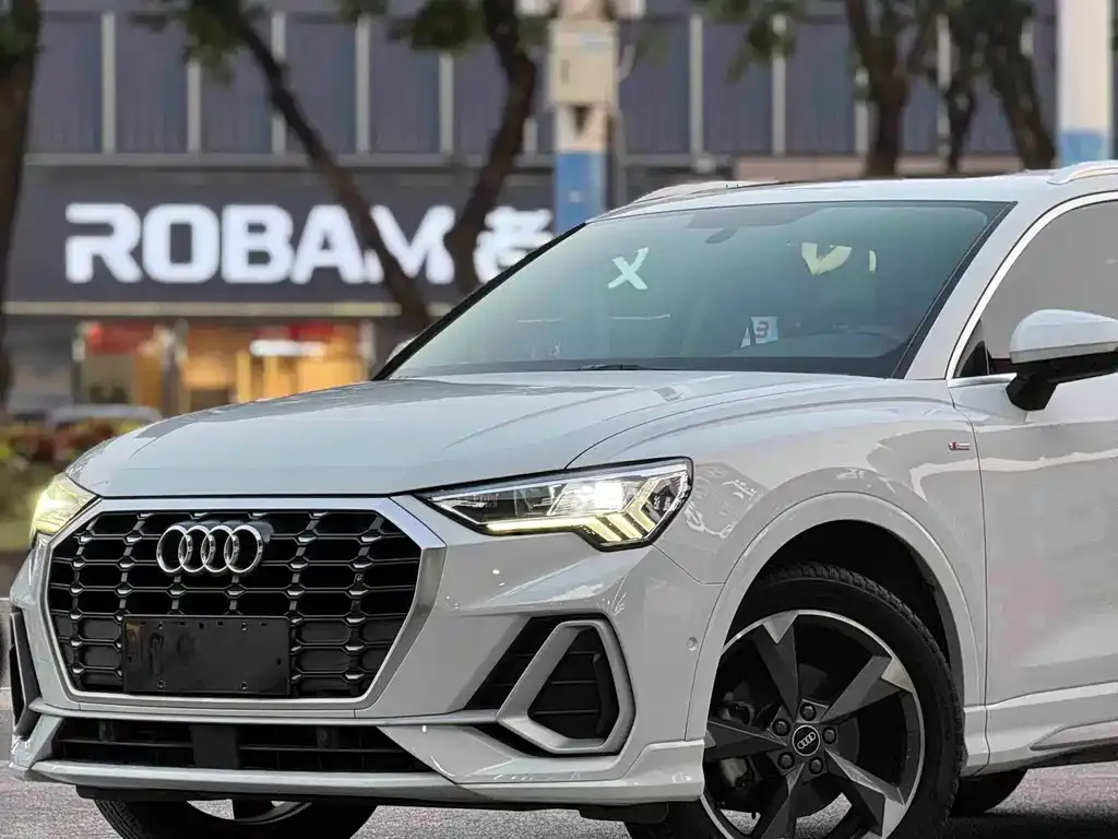 Audi Q3 — фото 5