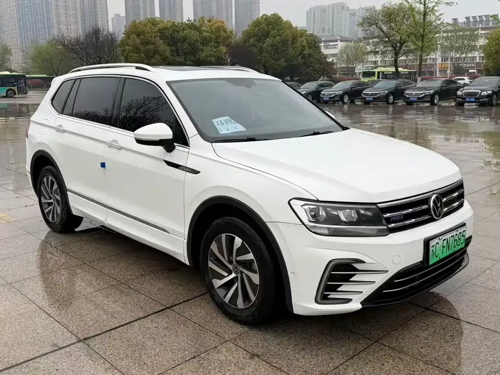 Volkswagen Tiguan L New Energy — фото 1
