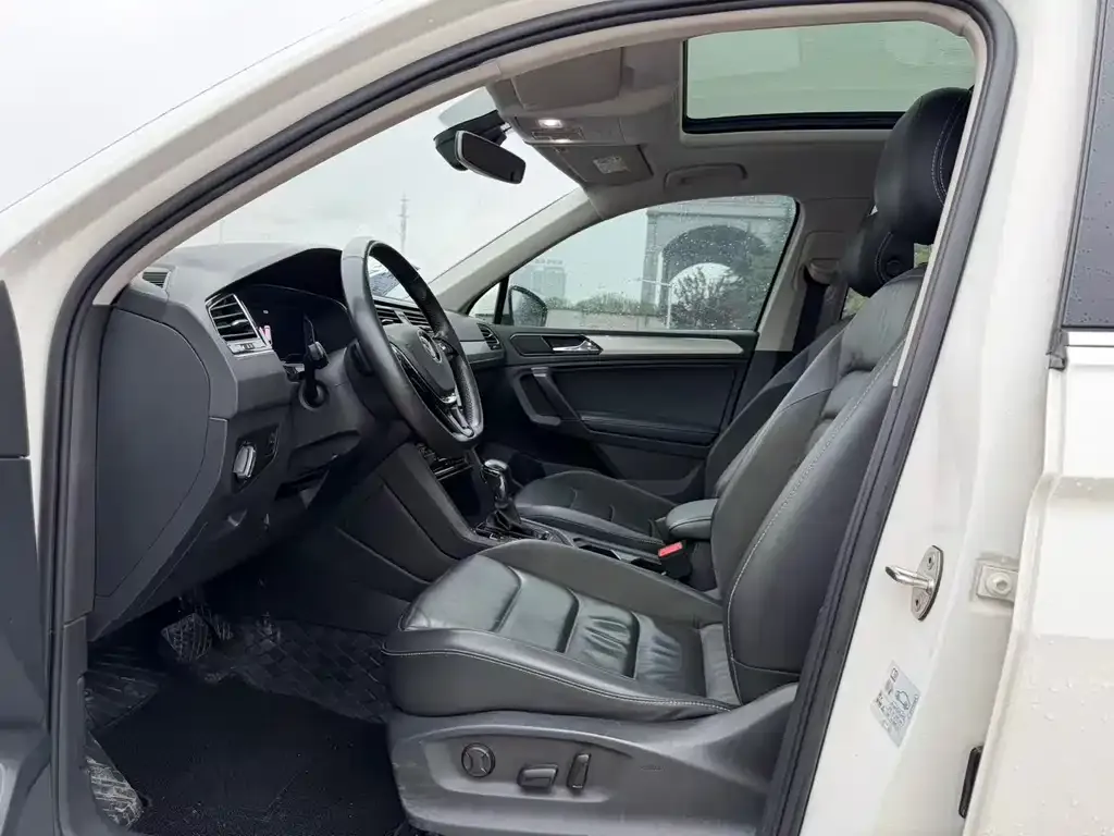 Volkswagen Tiguan L New Energy — фото 4
