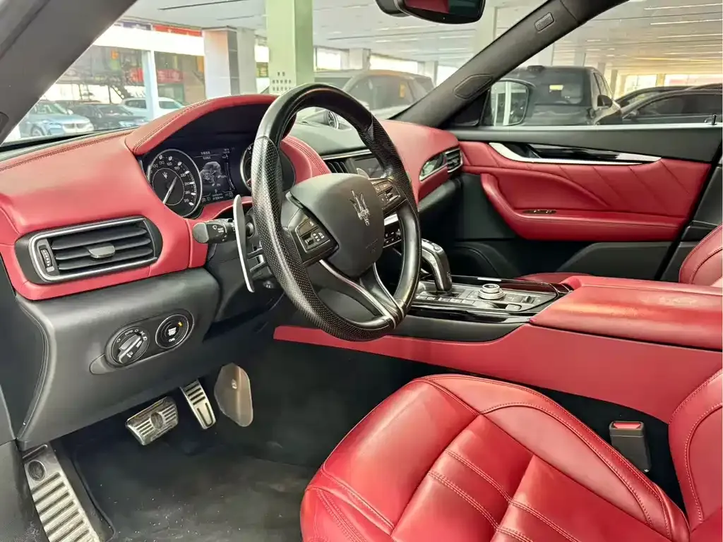Maserati Levante — фото 3