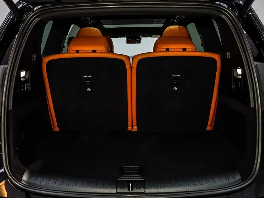 Li Auto i8 — фото 3