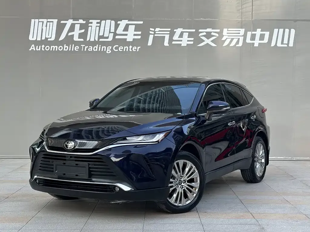 Toyota Harrier — фото 1