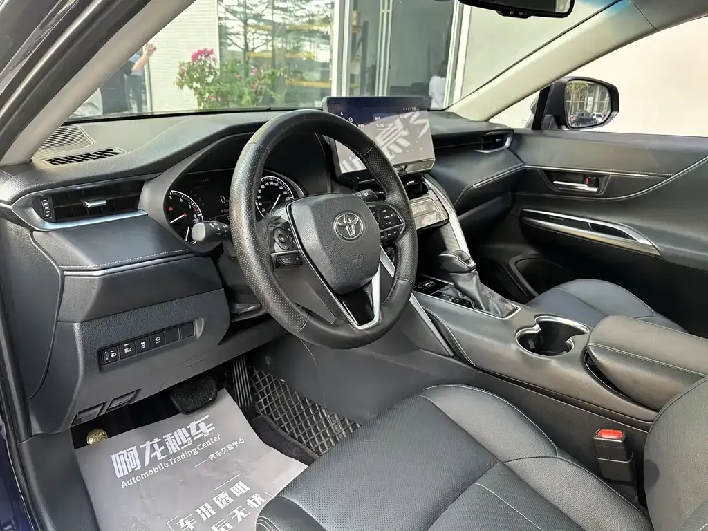 Toyota Harrier — фото 8