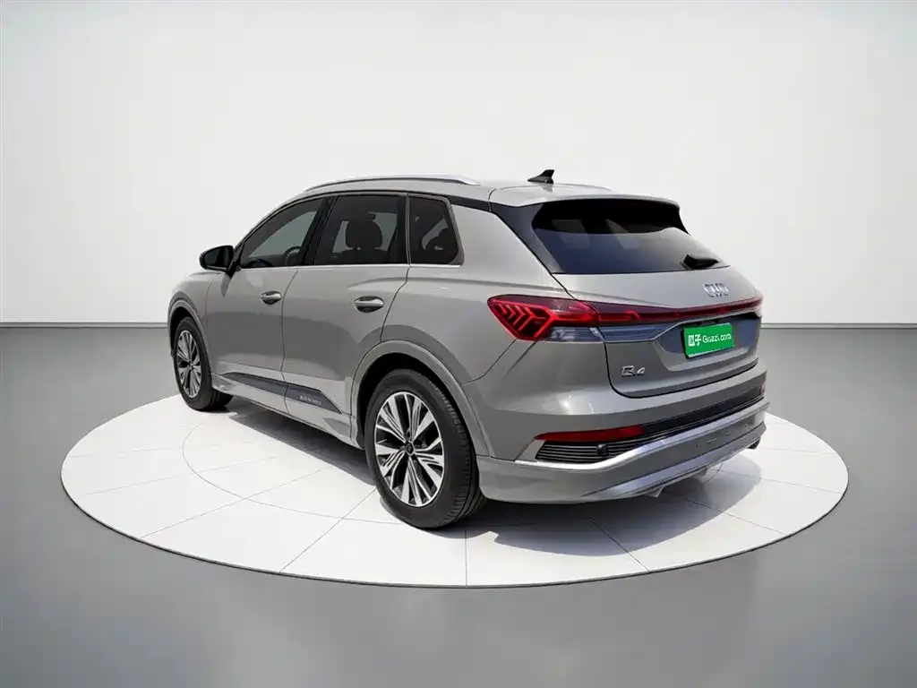 Audi Q4 e-tron — фото 5