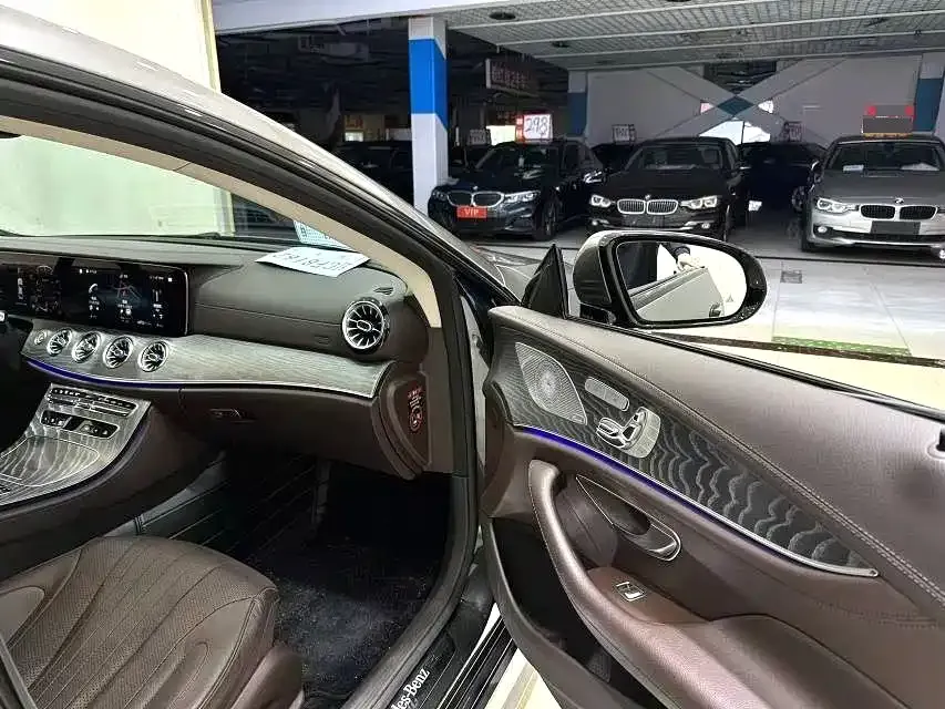 Mercedes-Benz CLS — фото 9