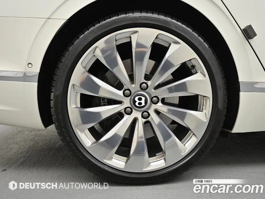 Bentley Flying Spur — фото 4