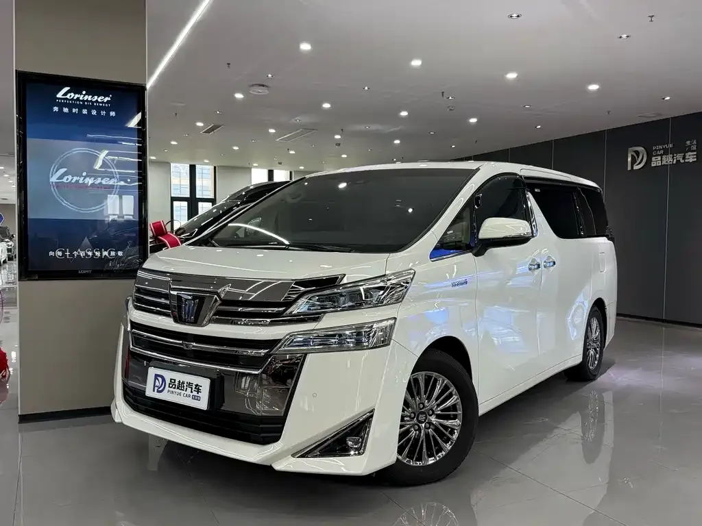 Toyota Vellfire — фото 1